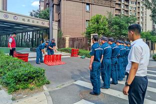 剪掉多件梅西球衣！中国香港球迷：从此不会再关注你，花一分钱